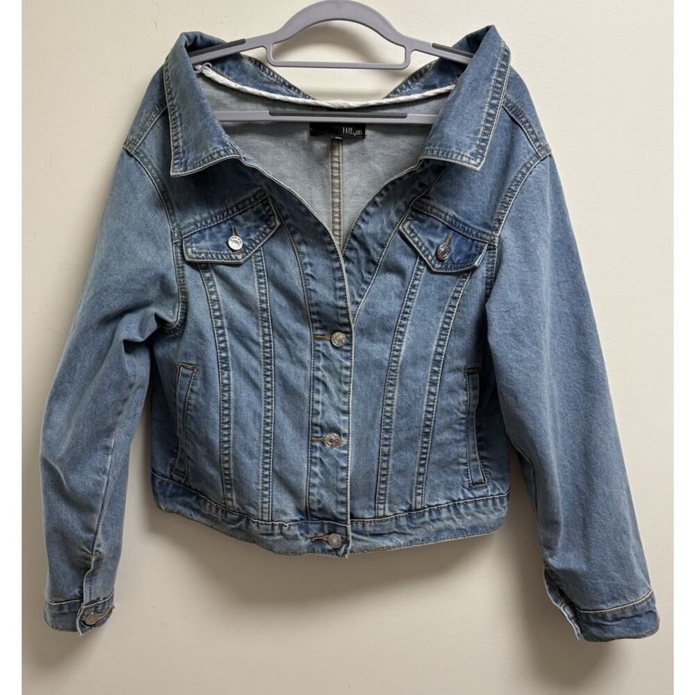 Fate by LFD Women’s Denim Jean Jacket Light Blue Button Front Size Large